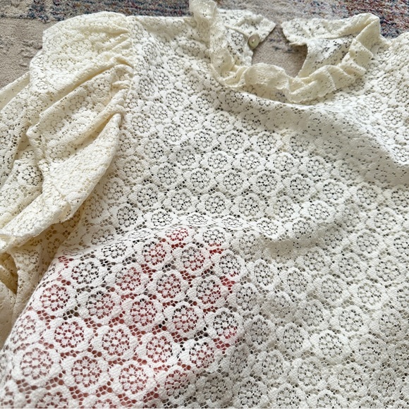 Zara lace top size medium cream color - Picture 11 of 17